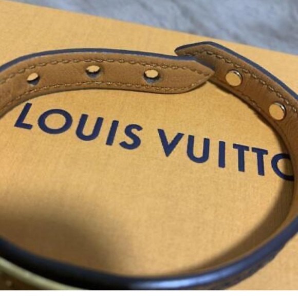Louis Vuitton Leather Bracelet Logo Statement Piece - Picture 2 of 4